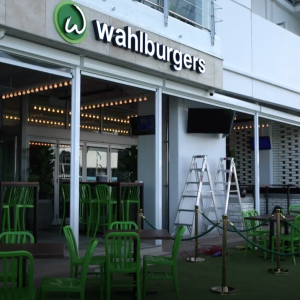 wahlburgers viaduct harbour
