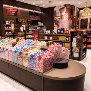 Lindt Chocolate Shop Manawa Bay