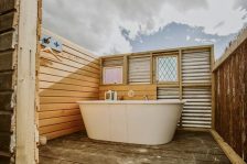 Appleby House, Huts & Glamping – Appleby (Nelson)